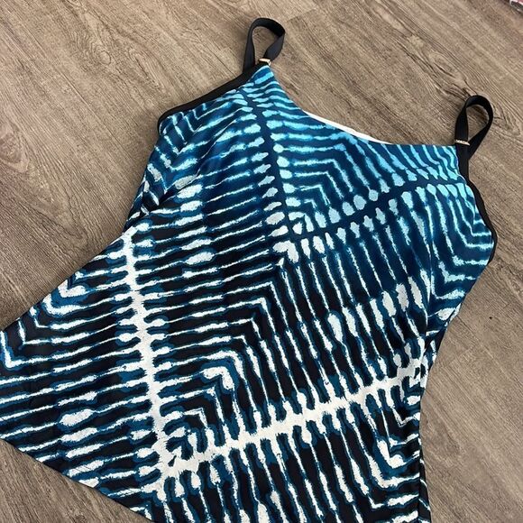 Calvin Klein Women's Over The Shoulder Tankini Swimsuit - Picture 3 of 3